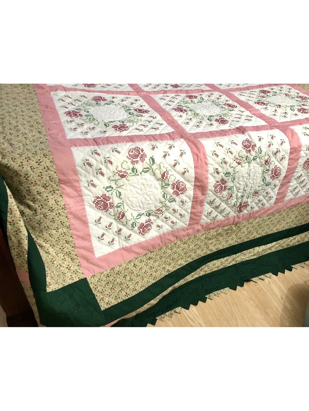 VTG Reversible Patchwork Embroidered Quilt 91”x105”Floral Green Pink Blanket
